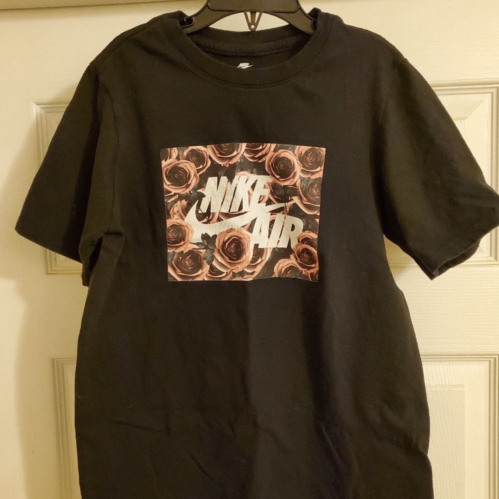 Youth Nike Shirt (M)